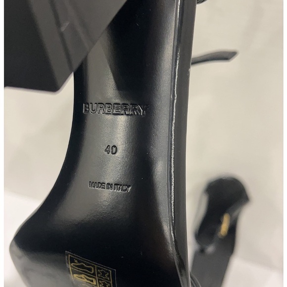 Burberry Heels Great condition - Picture 5 of 5